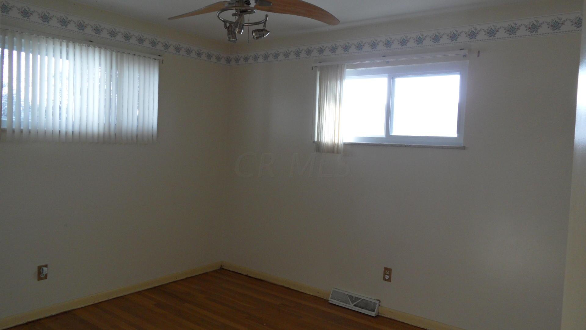 1062 Ross Road Whitehall, OH 43227 - Photo 9 of 26