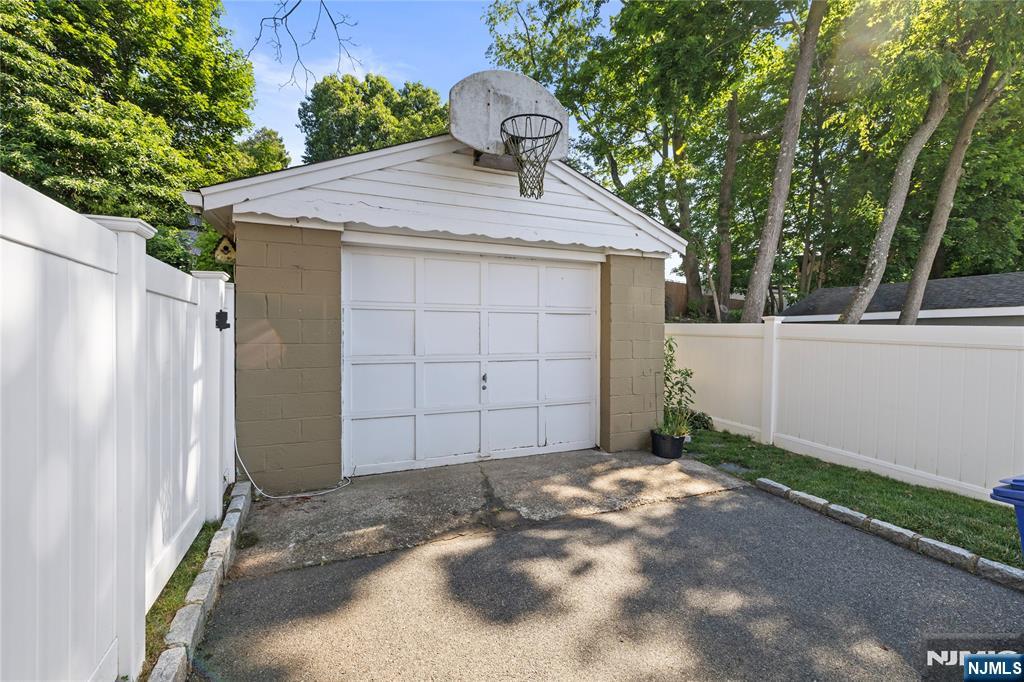 99 Lynwood Road Verona, NJ 07044 - Photo 30 of 30