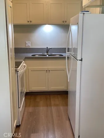 $1,825 | 545 North Holliston Avenue, Unit 5, Pasadena, CA 91106