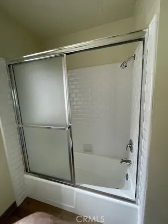 $1,825 | 545 North Holliston Avenue, Unit 5, Pasadena, CA 91106