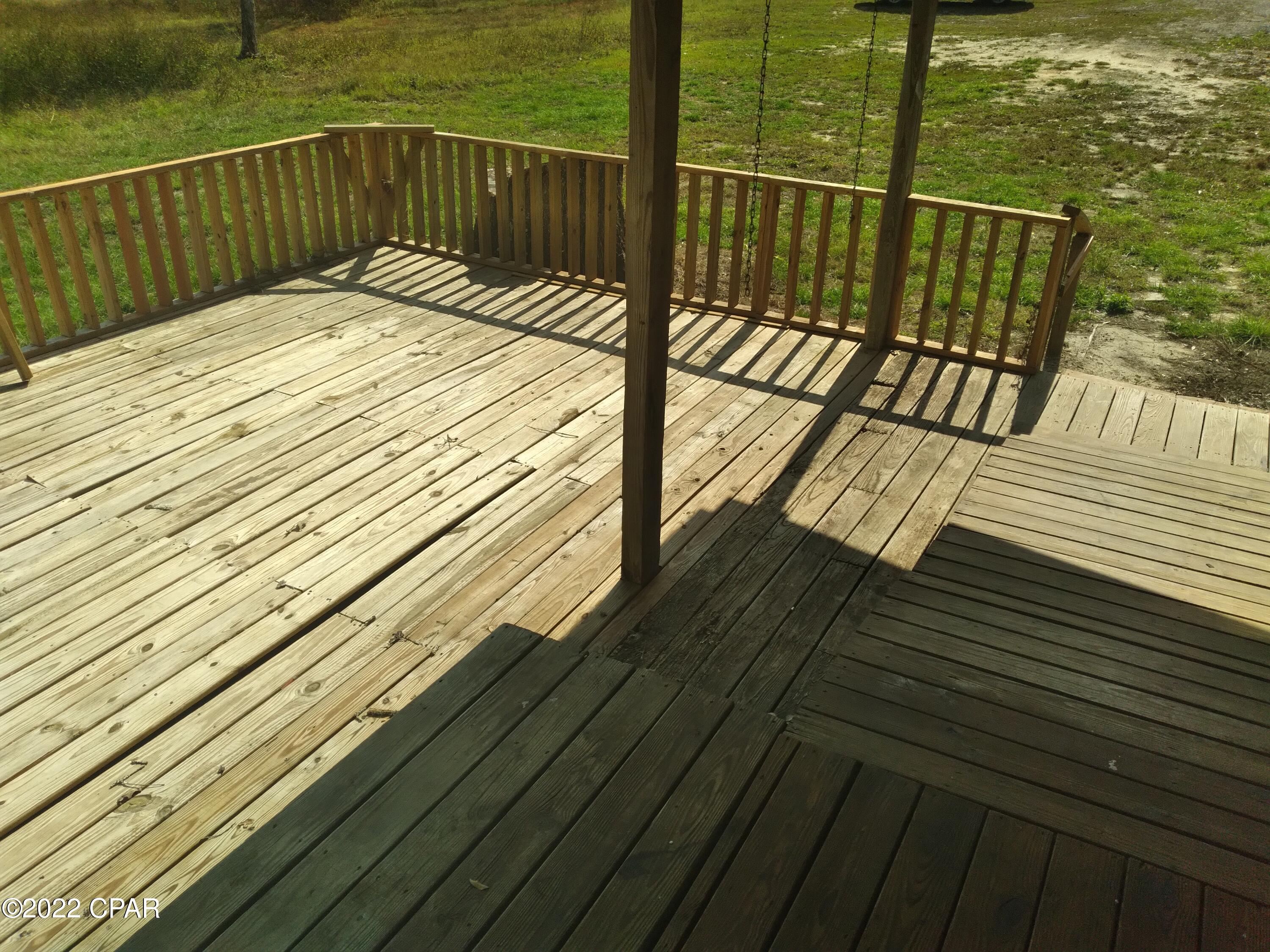 4522 Douglas Ferry Road Caryville, FL 32427 - Photo 6 of 19 Gallery Image 6