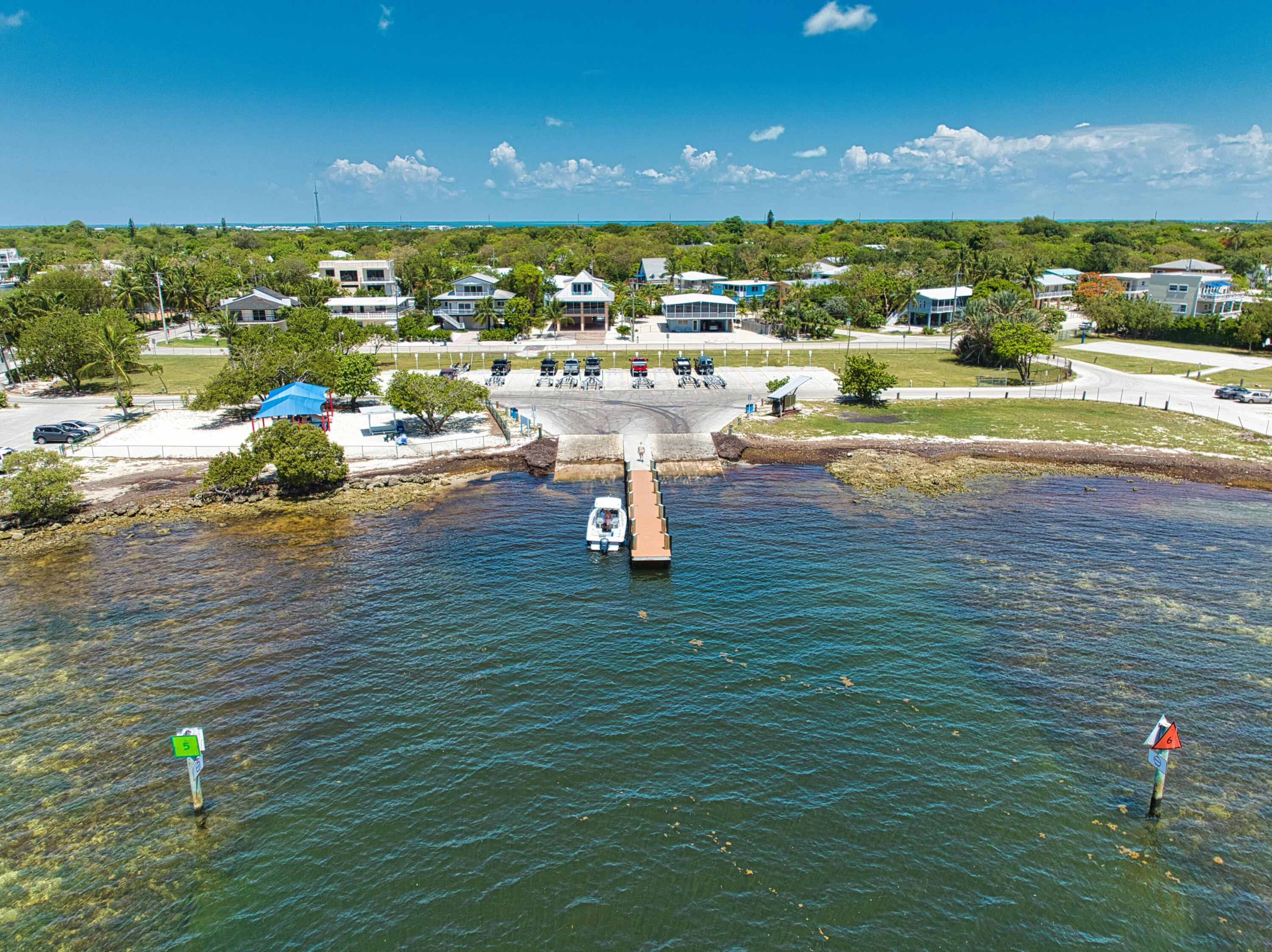 499 Beach Road Tavernier, FL 33070 - Photo 6 of 53 a view of a city
