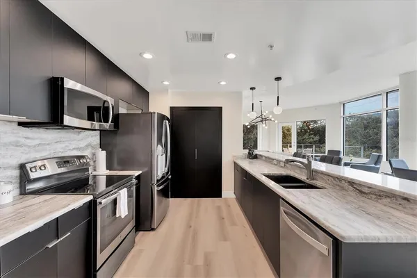 $7,000 | 525 East Jackson Street, Unit 302, Orlando, FL 32801