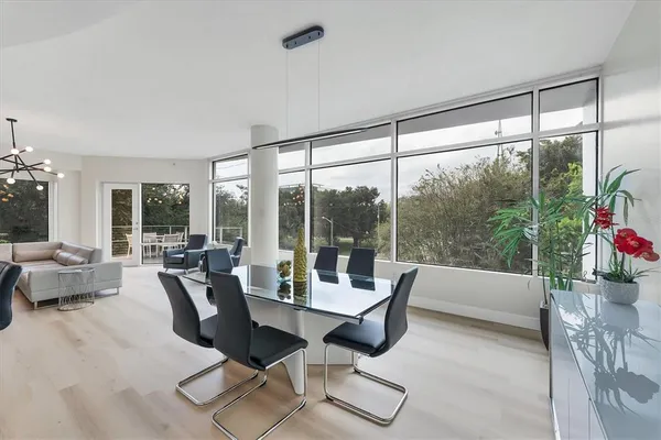 $7,000 | 525 East Jackson Street, Unit 302, Orlando, FL 32801