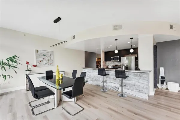 $7,000 | 525 East Jackson Street, Unit 302, Orlando, FL 32801