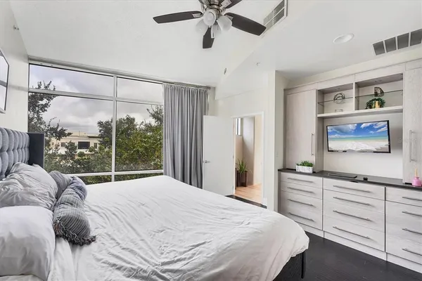 $7,000 | 525 East Jackson Street, Unit 302, Orlando, FL 32801