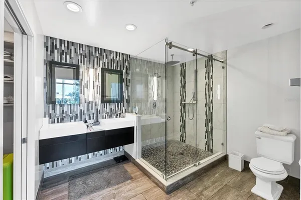 $7,000 | 525 East Jackson Street, Unit 302, Orlando, FL 32801