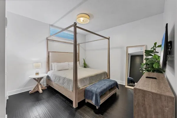 $7,000 | 525 East Jackson Street, Unit 302, Orlando, FL 32801