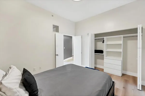 $7,000 | 525 East Jackson Street, Unit 302, Orlando, FL 32801