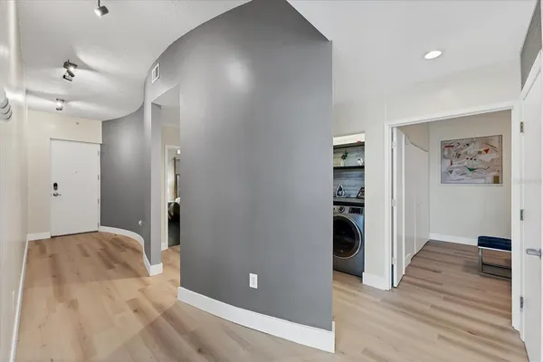 $7,000 | 525 East Jackson Street, Unit 302, Orlando, FL 32801