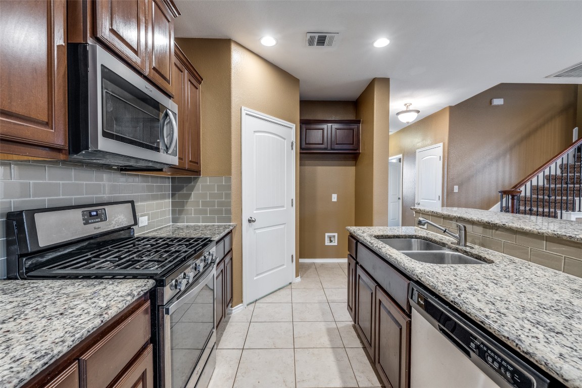 305 Leather Oak Loop San Marcos, TX 78666 - Photo 11 of 30