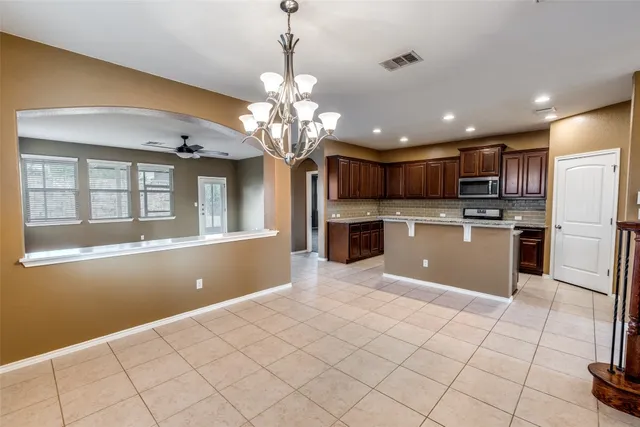 $2,150 | 305 Leather Oak Loop, San Marcos, TX 78666