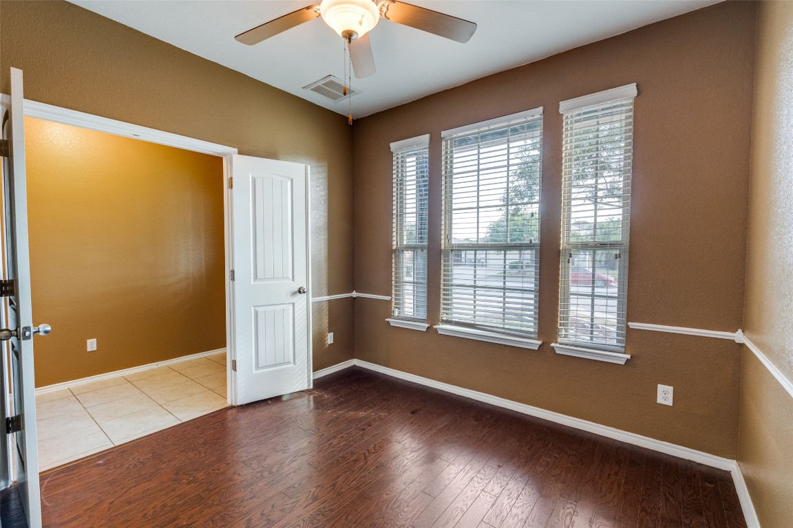 305 Leather Oak Loop San Marcos, TX 78666 - Photo 5 of 30