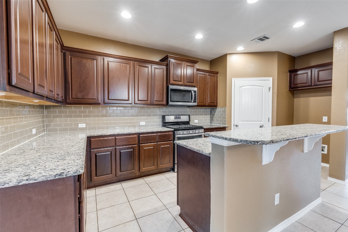 305 Leather Oak Loop San Marcos, TX 78666 - Photo 10 of 30