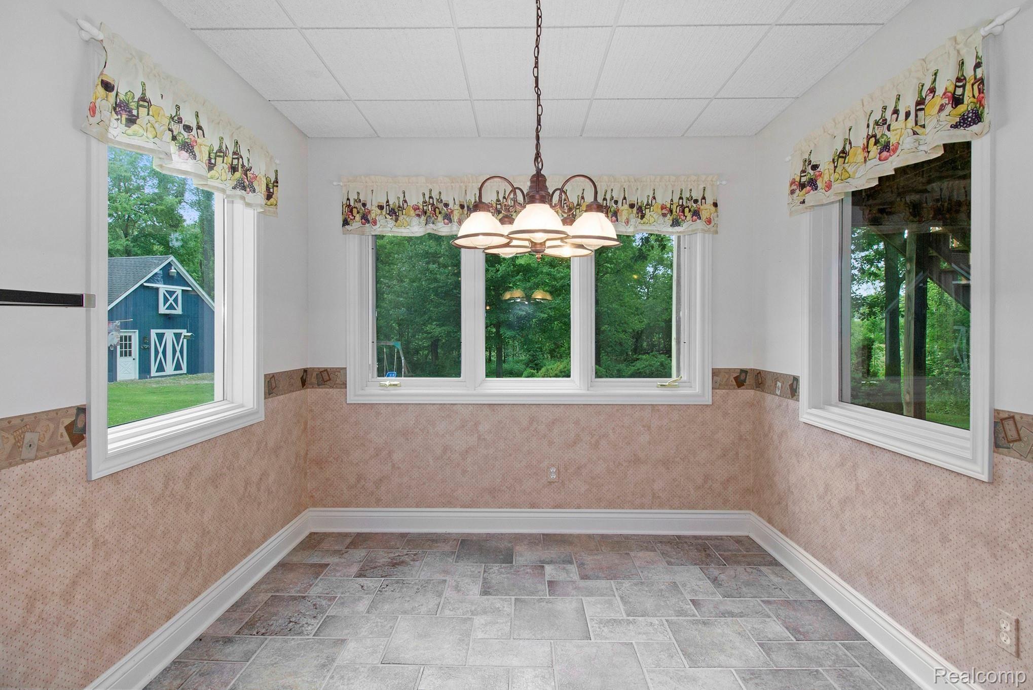 4400 Cedar Lake Road Howell, MI 48843 - Photo 32 of 49 IMG_2372.jpg