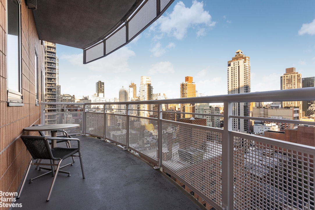 205 East 59th Street, Unit 17A Manhattan, NY 10022 - Photo 18 of 31