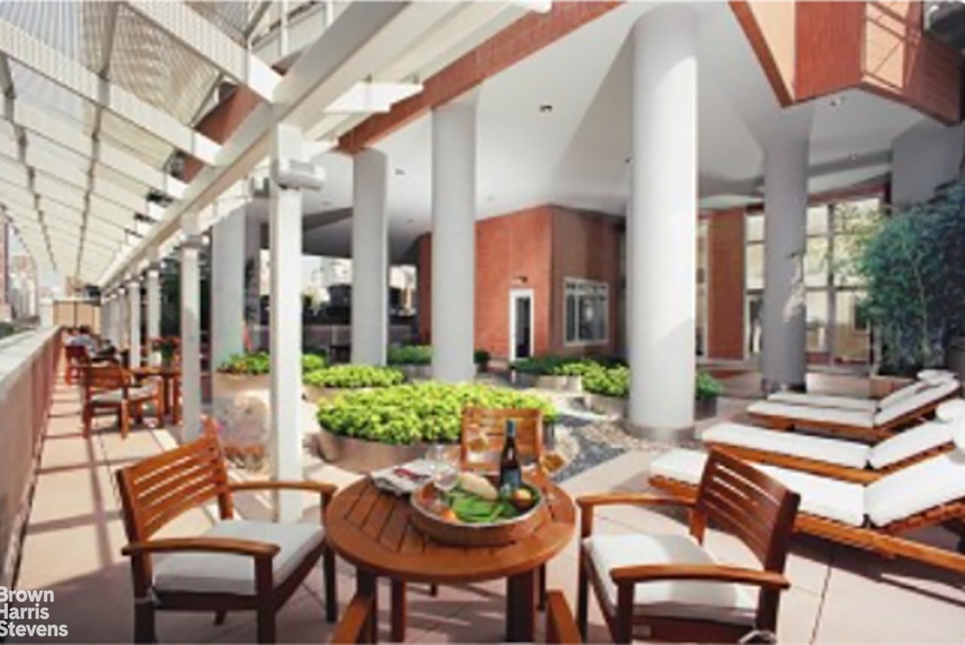 205 East 59th Street, Unit 17A Manhattan, NY 10022 - Photo 26 of 31