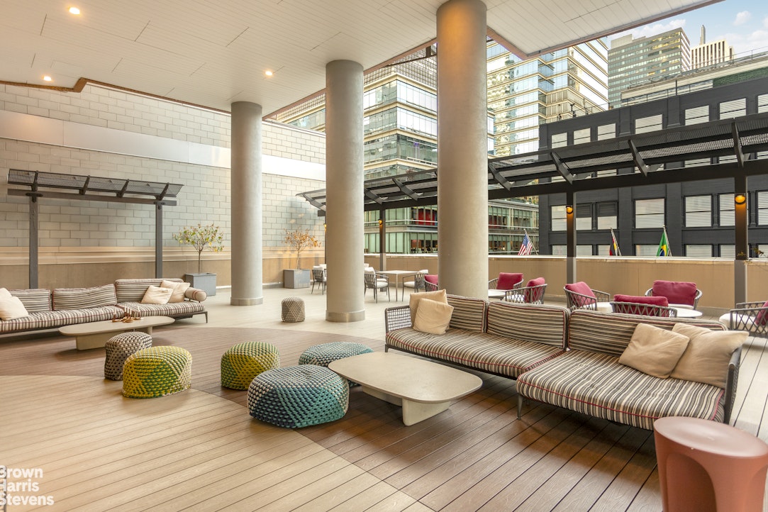 205 East 59th Street, Unit 17A Manhattan, NY 10022 - Photo 29 of 31