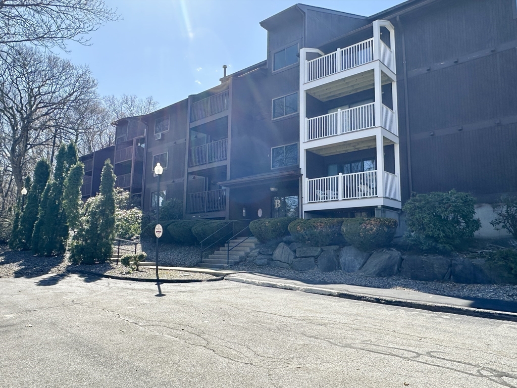 340 Sunderland Road, Unit 17A Worcester, MA 01604 - Photo 3 of 14