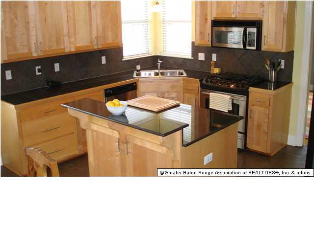 10763 Hillbrook Avenue Baton Rouge, LA 70810 - Photo 3 of 9