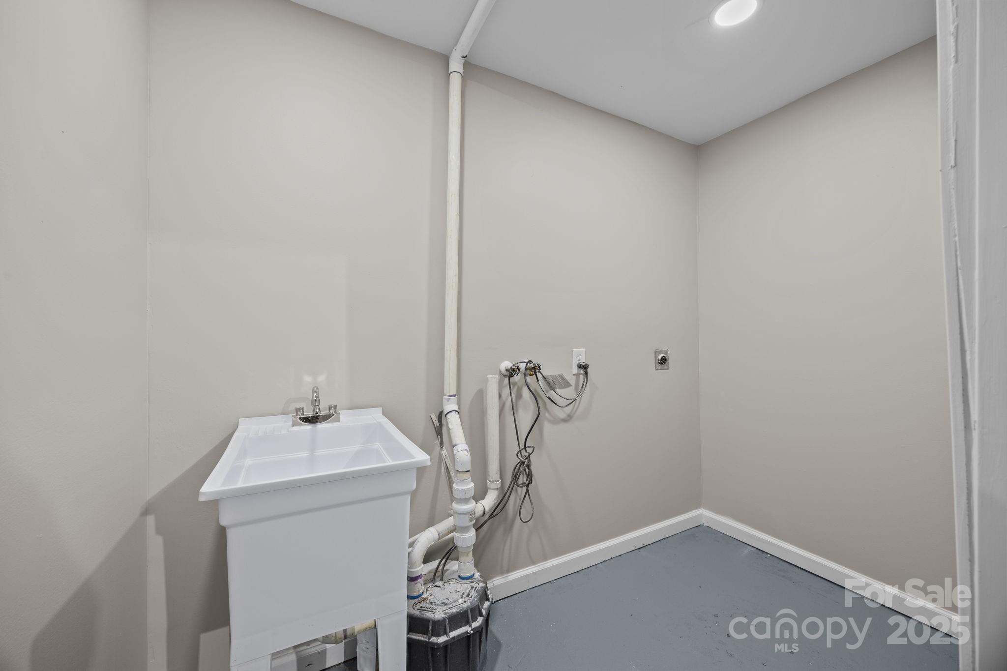 385 Pine Valley Road Salisbury, NC 28147 - Photo 34 of 35 a bathroom with a sink and cabinets