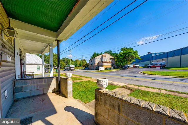 $1,800 | 806 East South Street, Frederick, MD 21701