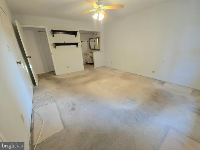 a view of empty room with window