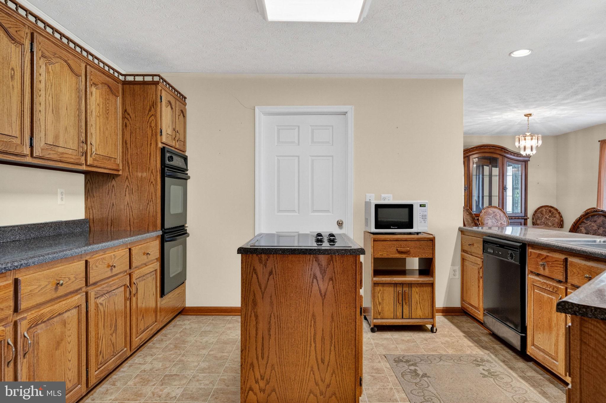 6315 Ida Road Stanley, VA 22851 - Photo 15 of 83 Eat In Kitchen with Dining Area