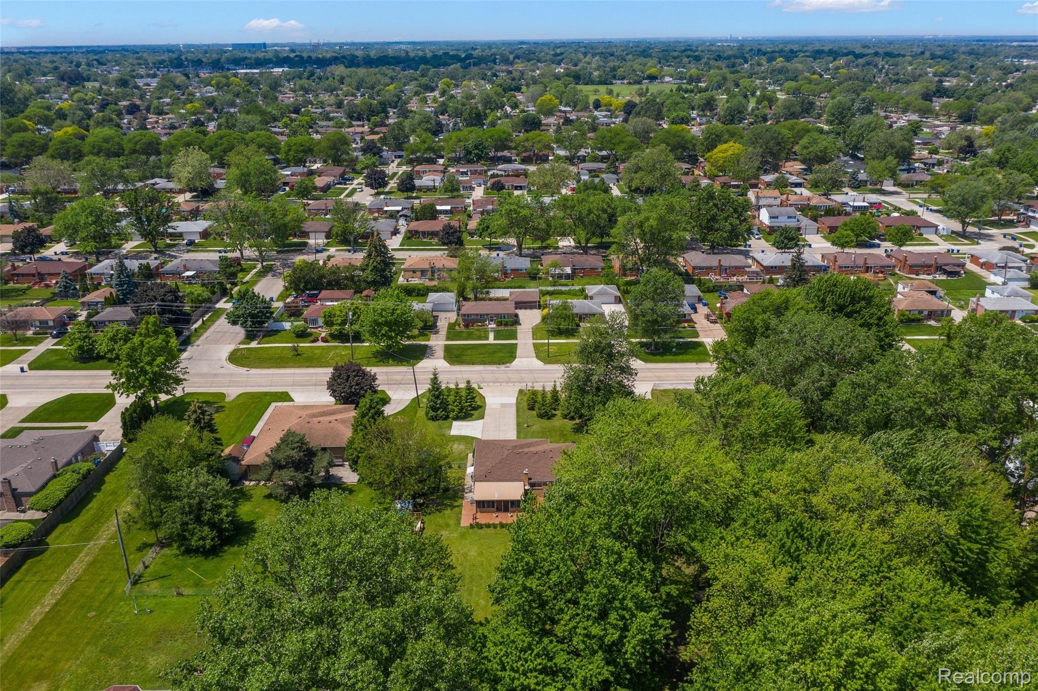 31588 Hayes Road Fraser, MI 48026 - Photo 12 of 58 31588 Hayes-23.jpg