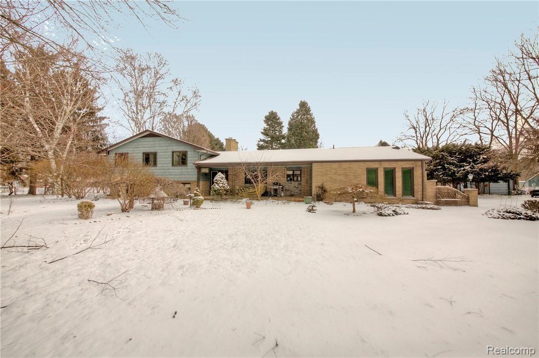 8232 Earhart Road South Lyon, MI 48178 - Photo 1 of 63 930A1430_1_2.jpg