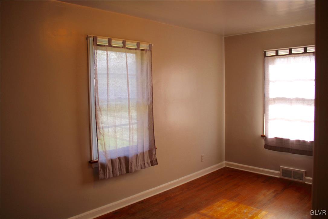 4802 Buckeye Road Emmaus, PA 18049 - Photo 10 of 22 Gallery Image 10