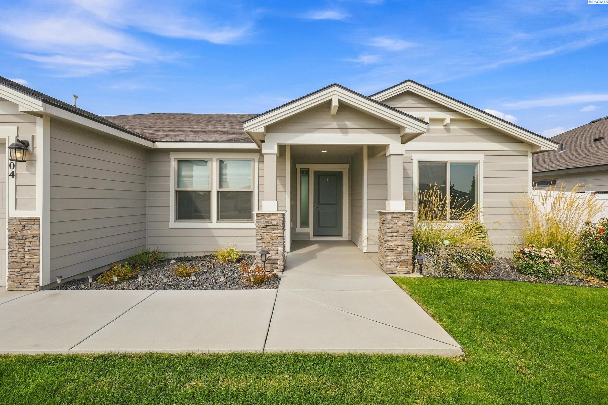 504 Lizzy Lane Grandview, WA 98930 - Photo 3 of 38 Gallery Image 3