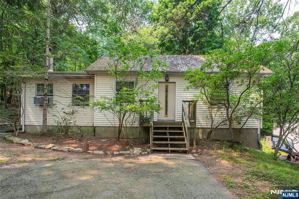 197 Snake Den Road Wanaque, NJ 07465 - Photo 1 of 18