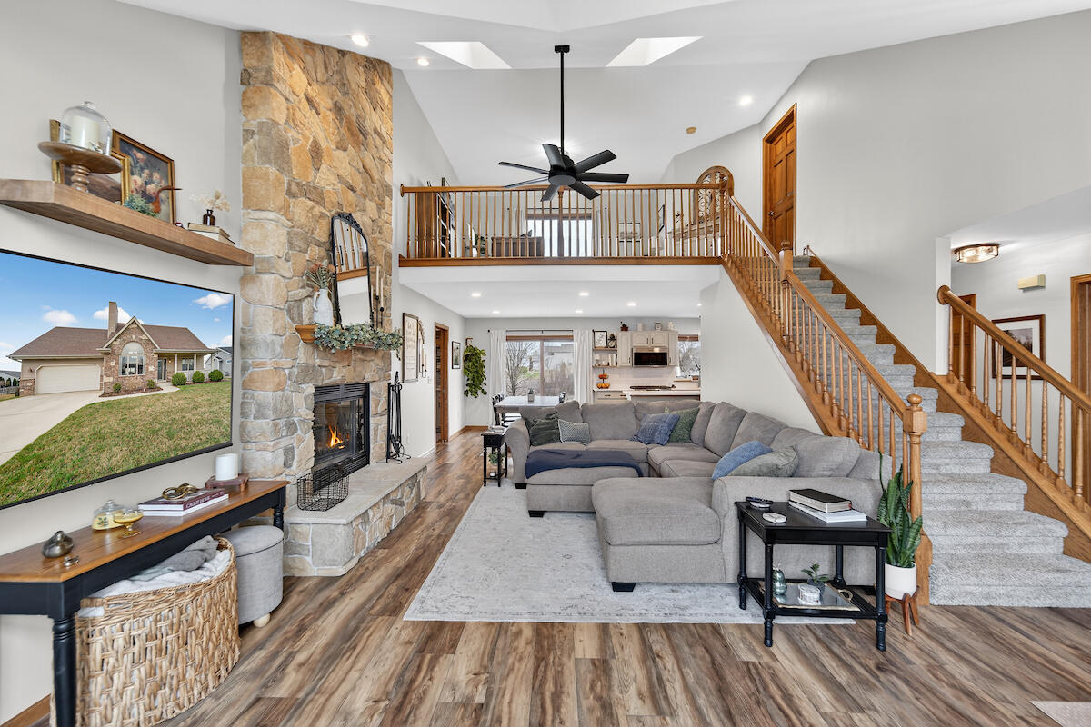 8900 Citadel Terrace Sturtevant, WI 53177 - Photo 3 of 24 Vaulted Ceilings