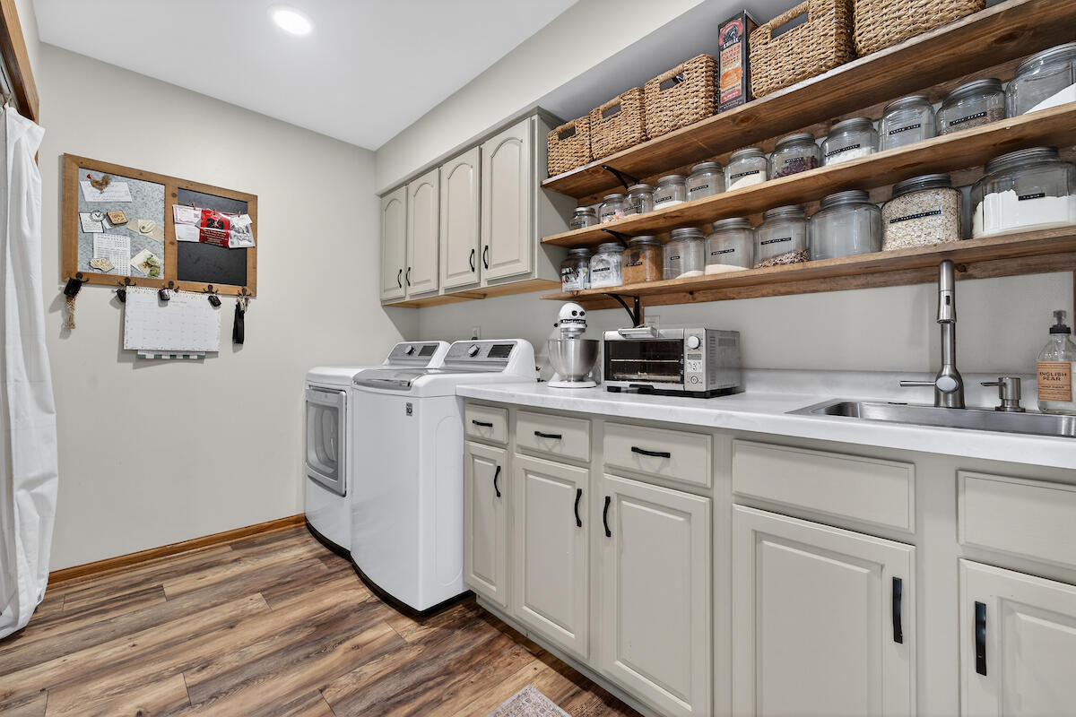 8900 Citadel Terrace Sturtevant, WI 53177 - Photo 9 of 24 Laundry room/pantry