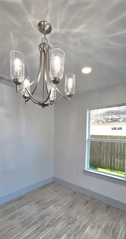 $350,000 | 2518 West Clarendon Drive, Dallas, TX 75211