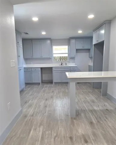 $350,000 | 2518 West Clarendon Drive, Dallas, TX 75211