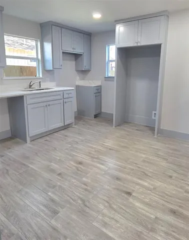 $350,000 | 2518 West Clarendon Drive, Dallas, TX 75211