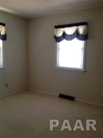 4203 South Paramount Road Bartonville, IL 61607 - Photo 8 of 14 Gallery Image 8