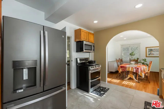 $1,025,000 | 4115 Edgehill Drive, Los Angeles, CA 90008