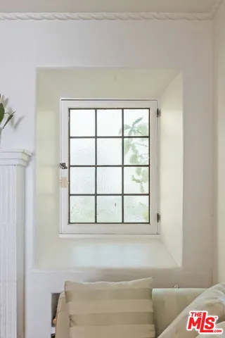 $1,025,000 | 4115 Edgehill Drive, Los Angeles, CA 90008