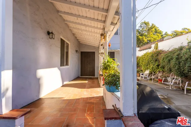 $1,025,000 | 4115 Edgehill Drive, Los Angeles, CA 90008