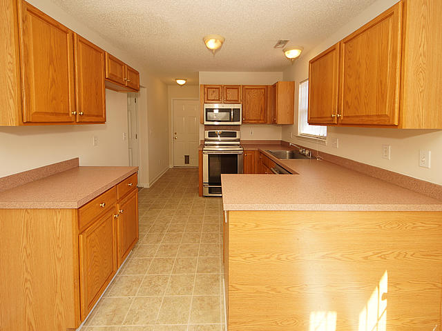 1210 Millbrook Road Summerville, SC 29486 - Photo 8 of 23 Kitchen