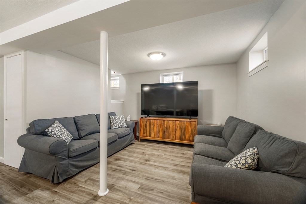 33 Sumner Street Norwood, MA 02062 - Photo 12 of 20