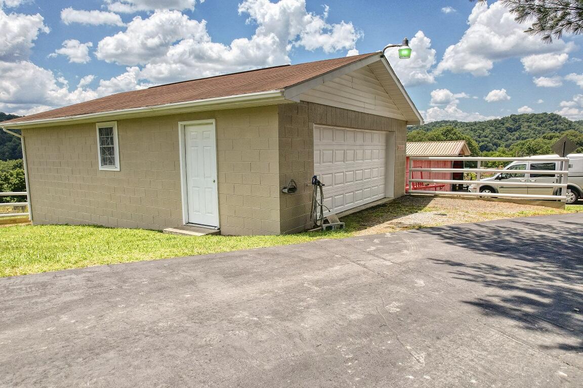 146 Gibson Road Johnson City, TN 37601 - Photo 3 of 44 Gibson_21