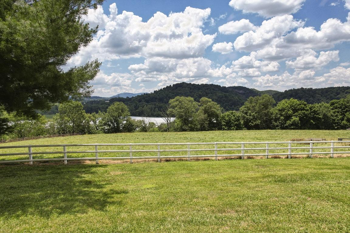 146 Gibson Road Johnson City, TN 37601 - Photo 5 of 44 Gibson_24