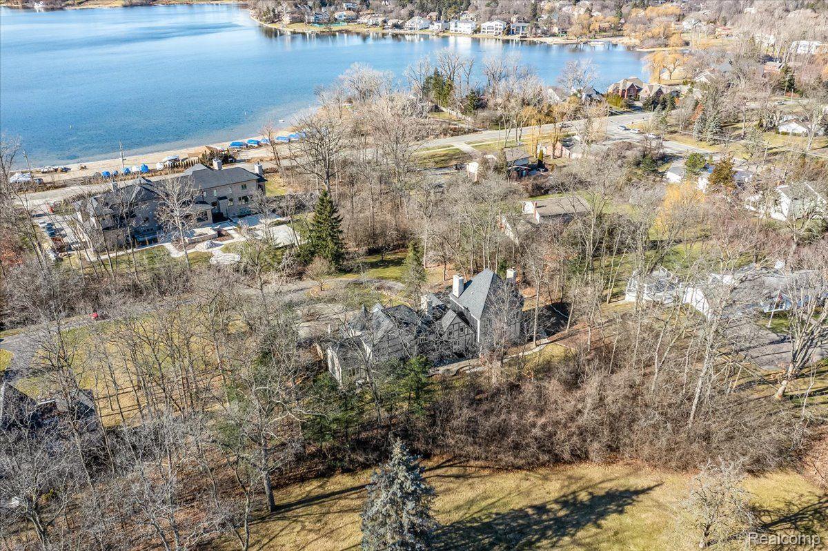 5155 Inkster Road Bloomfield Hills, MI 48302 - Photo 48 of 50 Aerial view of proximity to beautiful Walnut Lake!