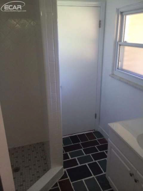 3338 Shannon Road Burton, MI 48529 - Photo 17 of 27 20444566-17.JPG