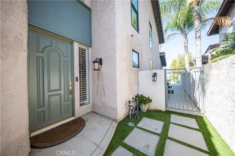 $1,295,000 | 627 Avery Place, Long Beach, CA 90807