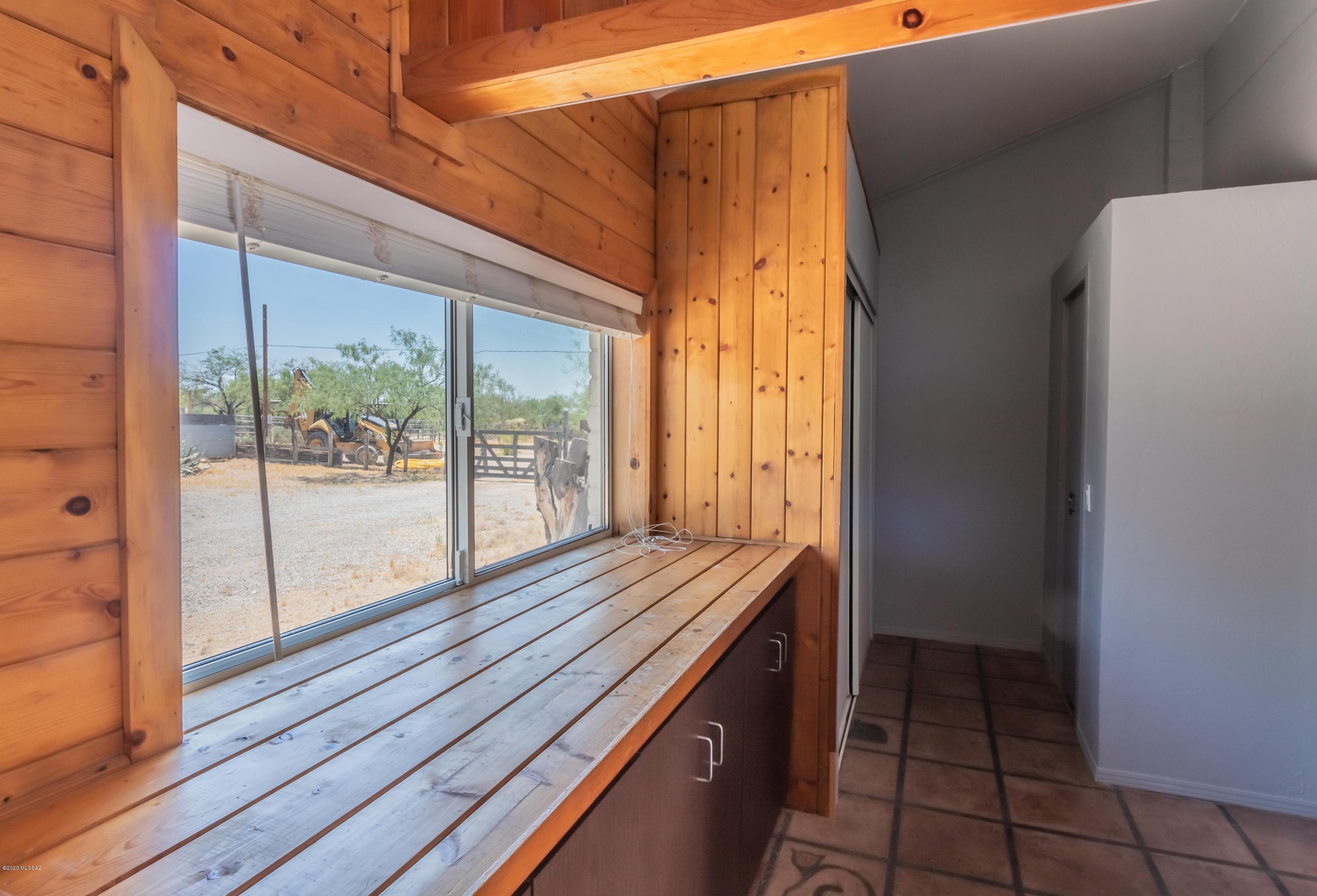 6250 North Pear Tree Road Tucson, AZ 85743 - Photo 8 of 27 Gallery Image 8